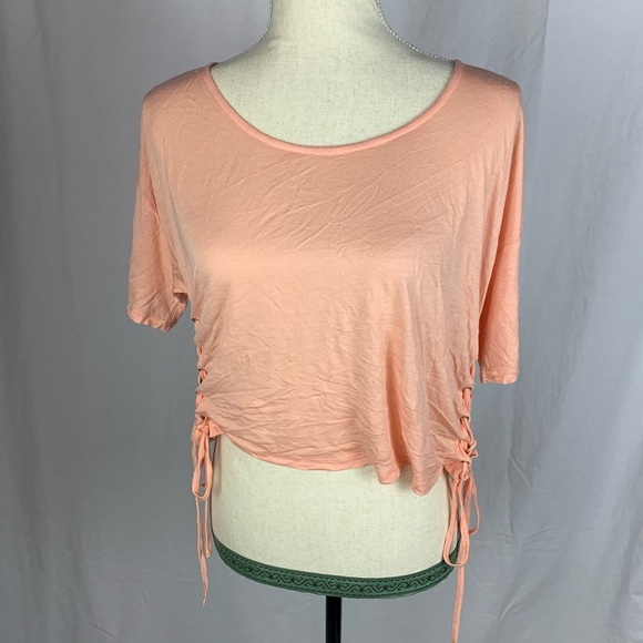 🏆Fifty street crop top - Picture 1 of 8